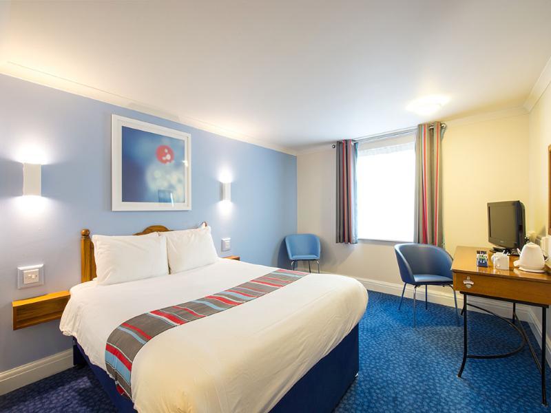 Travelodge Cardiff Airport Barry Exterior photo