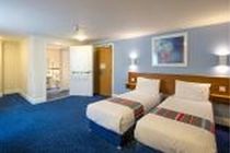 Travelodge Cardiff Airport Barry Exterior photo