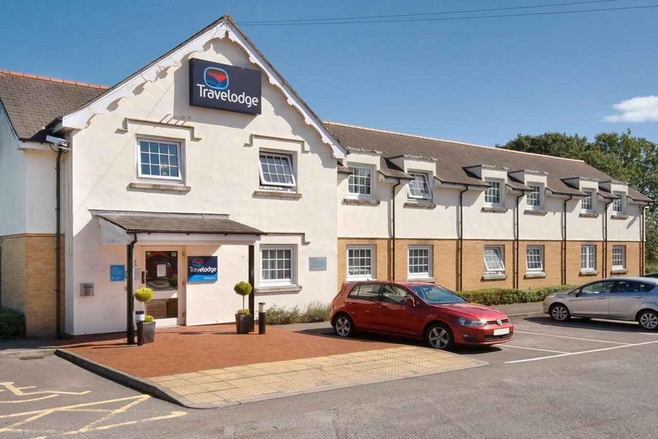 Travelodge Cardiff Airport Barry Exterior photo